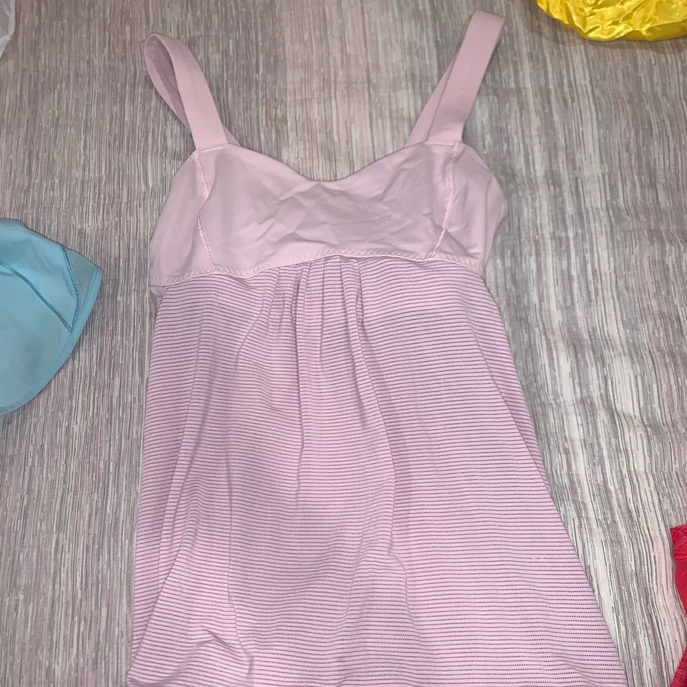 LuluLemon top